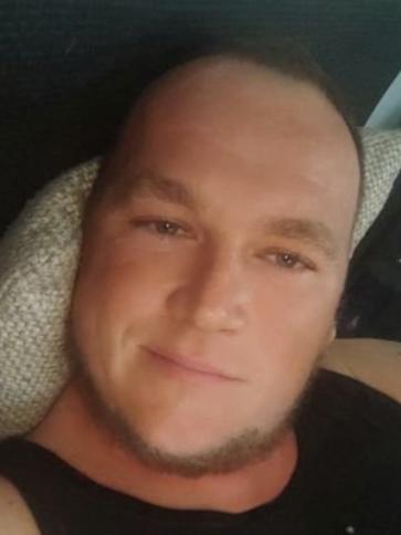 Ádám, 38 éves kazincbarcikai társkereső férfi profil fotója