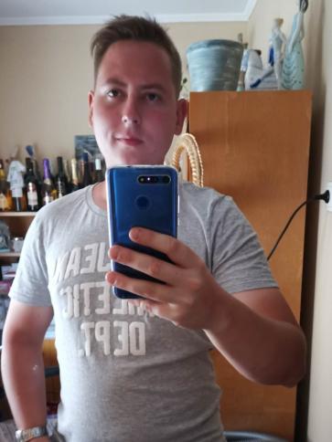 Péter, 28 éves kisújszállási társkereső férfi profil fotója
