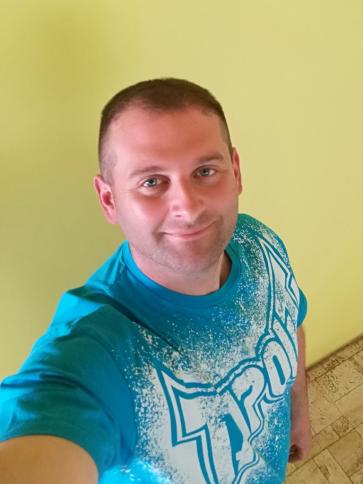 Bertalan, 43 éves kiskunlacházai társkereső férfi profil fotója