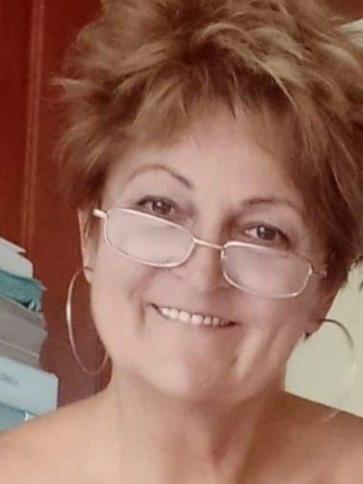 Piroska, 65 éves polgári társkereső nő profil fotója