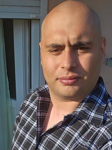 csaba, 31 éves faddi társkereső férfi profil fotója