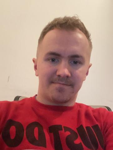 Tibor, 34 éves tornyiszentmiklósi társkereső férfi profil fotója