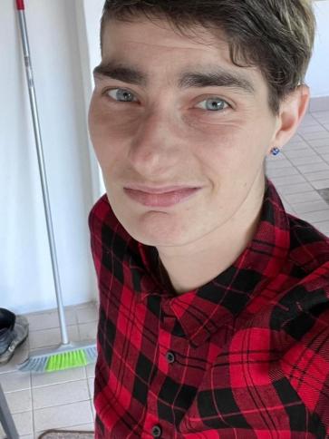 Zsanett, 30 éves dunaújvárosi társkereső nő profil fotója