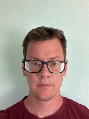 Attila, 35 éves ellendi társkereső férfi profil fotója