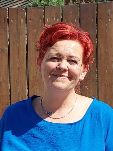 Erzso, 49 éves ceglédi társkereső nő profil fotója