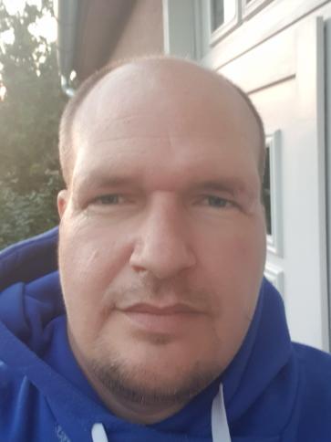 Krisz, 39 éves salgótarjáni társkereső férfi profil fotója