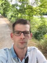 Sziasztok! sándor vagyok. Komoly lajosmizsei párkereső nők jelentkezését várom.