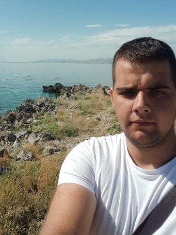 Gábor, 29 éves ajaki társkereső férfi profil fotója