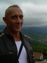 Sziasztok! Joci vagyok. Ingyenesen megismerhető fóti nőkkel randiznék.