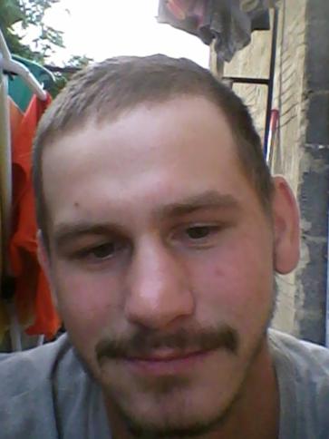 Jozsi, 28 éves kunmadarasi társkereső férfi profil fotója