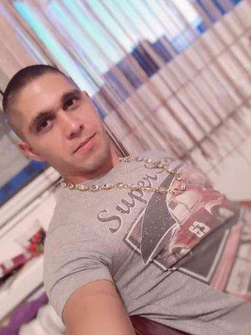 Karesz, 36 éves felpéci társkereső férfi profil fotója