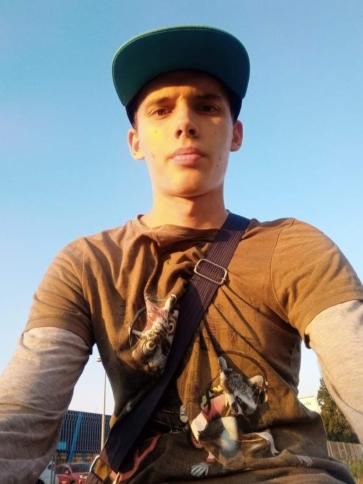 Róbert, 23 éves ásotthalmi társkereső férfi profil fotója