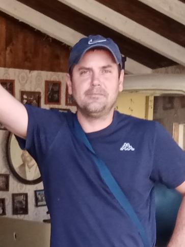 Laci, 43 éves lepsényi társkereső férfi profil fotója