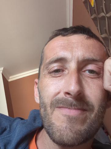 Zoltán, 40 éves pápai társkereső férfi profil fotója