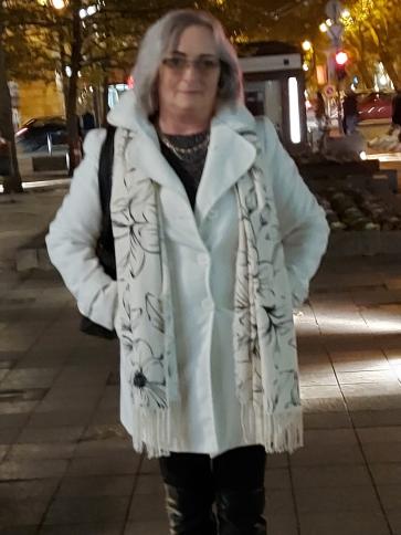 Éva, 60 éves tatabányai társkereső nő profil fotója Éva, 60 éves tatabányai társkereső nő profil fotója