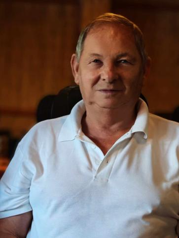 Laszlo, 72 éves balatonboglári társkereső férfi profil fotója