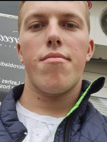 János, 24 éves szentkirályi társkereső férfi profil fotója