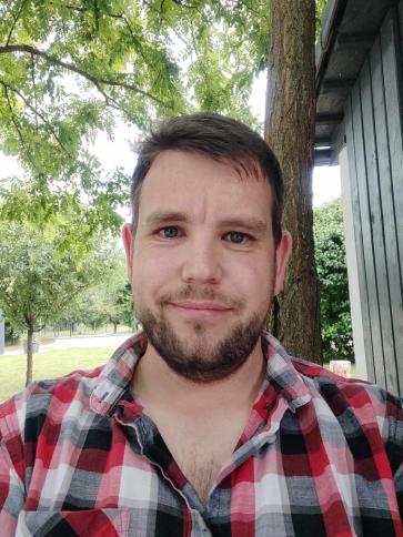 Gábor, 33 éves balatonkenesei társkereső férfi profil fotója