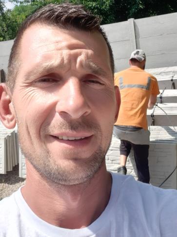 Antal, 43 éves ácsi társkereső férfi profil fotója