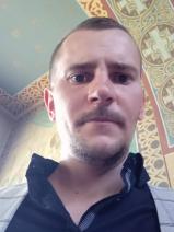 Sziasztok! Nimród vagyok. Fiatal szerbiai párkereső lányokkal chatelnék.