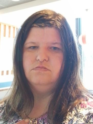 Szilvi, 40 éves mosonmagyaróvári társkereső nő profil fotója