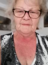 Sziasztok! Marika vagyok. Komoly rácalmási társkereső férfiak jelentkezését várom.