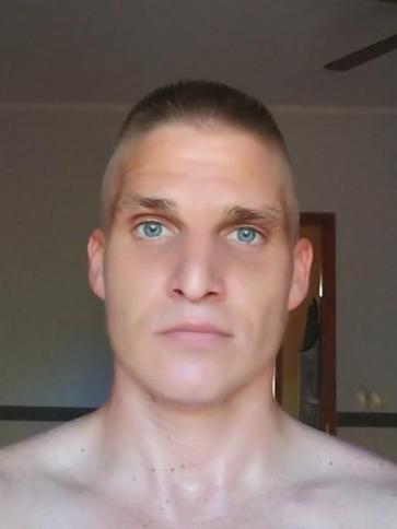 Adam, 38 éves Budapest XIV. kerületi társkereső férfi profil fotója