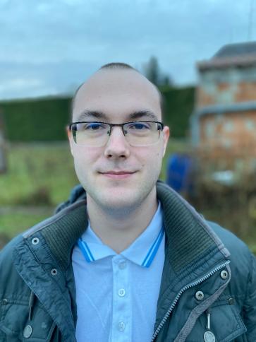 Domonkos, 22 éves balatonkeresztúri társkereső férfi profil fotója