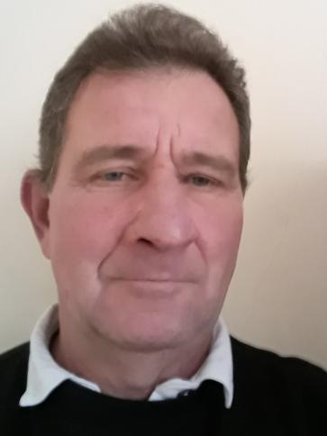 László, 61 éves érpataki társkereső férfi profil fotója