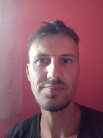 Gábor, 39 éves abádszalóki társkereső férfi profil fotója Gábor, 39 éves abádszalóki társkereső férfi profil fotója