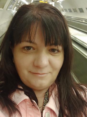 Szilvi, 44 éves komáromi társkereső nő profil fotója
