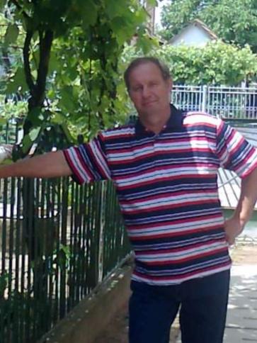 Gyula, 62 éves vajdácskai társkereső férfi profil fotója