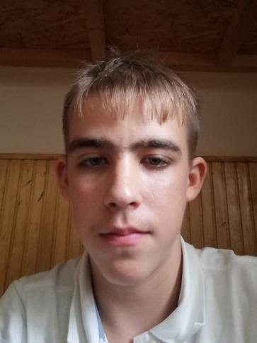Tamás, 25 éves szákszendi társkereső férfi profil fotója