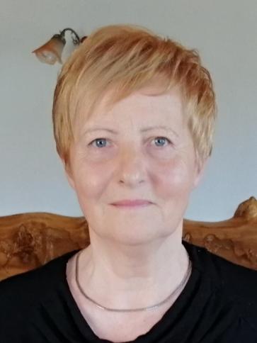 Irén, 68 éves hajmáskéri társkereső nő profil fotója