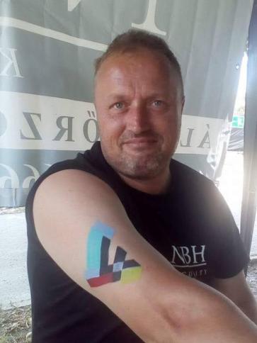 Zoltán, 55 éves váci társkereső férfi profil fotója Zoltán, 55 éves váci társkereső férfi profil fotója