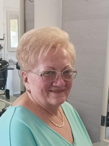 Alice, 70 éves szarvasi társkereső nő profil fotója