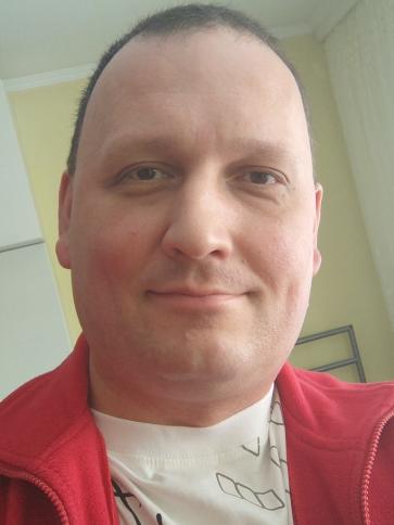 Peti, 42 éves Budapest XIV. kerületi társkereső férfi profil fotója