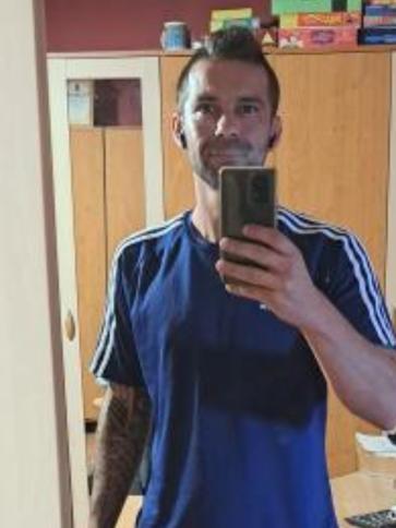 Ádám, 33 éves keceli társkereső férfi profil fotója