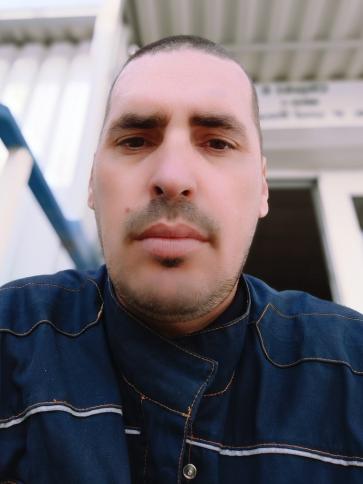 Tamás, 42 éves polgári társkereső férfi profil fotója Tamás, 42 éves polgári társkereső férfi profil fotója