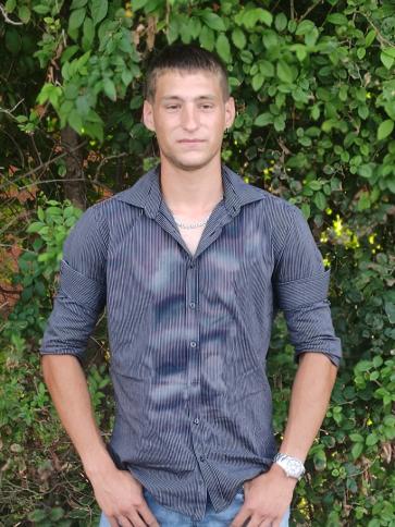 Balázs, 21 éves balástyai társkereső férfi profil fotója