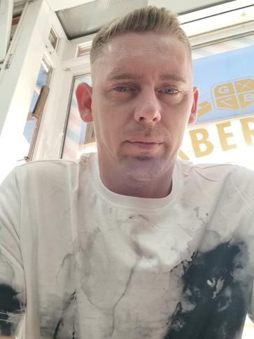 András, 35 éves tiszasasi társkereső férfi profil fotója