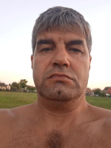 Jani, 50 éves albertirsai társkereső férfi profil fotója