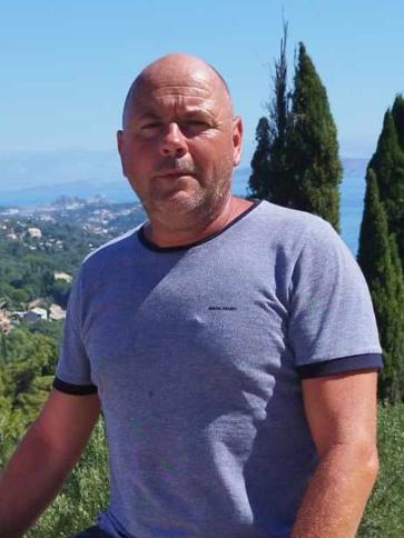Ákos, 52 éves sárvári társkereső férfi profil fotója