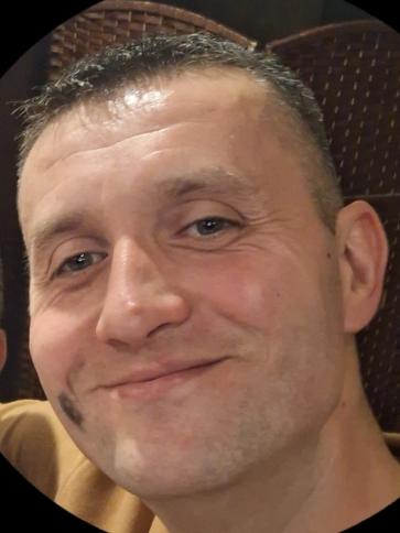 Tomi, 38 éves szlovákiai társkereső férfi profil fotója Tomi, 38 éves szlovákiai társkereső férfi profil fotója