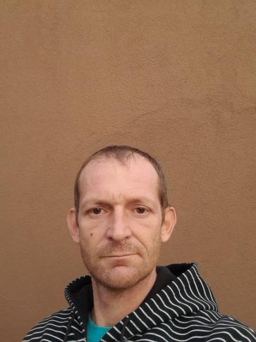 Karcsi, 41 éves kapuvári társkereső férfi profil fotója