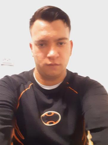 Emil, 21 éves csányi társkereső férfi profil fotója