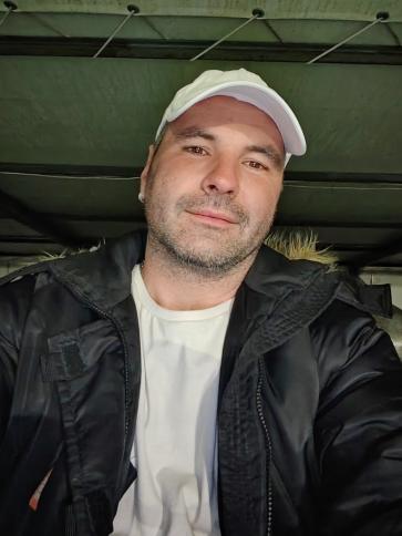 Csabi, 37 éves őrbottyáni társkereső férfi profil fotója