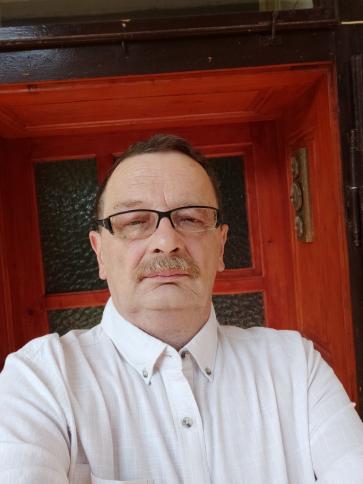 Laci, 62 éves kölesdi társkereső férfi profil fotója