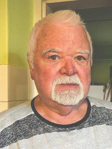 Csaba, 80 éves nagyatádi társkereső férfi profil fotója