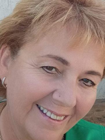 Viktória, 60 éves nyírbátori társkereső nő profil fotója Viktória, 60 éves nyírbátori társkereső nő profil fotója